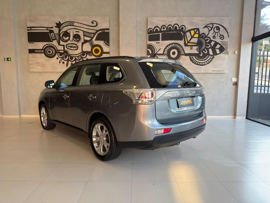 MITSUBISHI Outlander - Foto