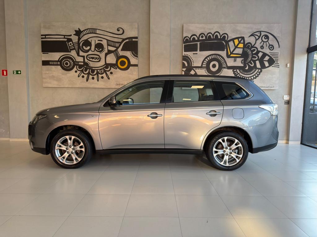 MITSUBISHI Outlander - Foto