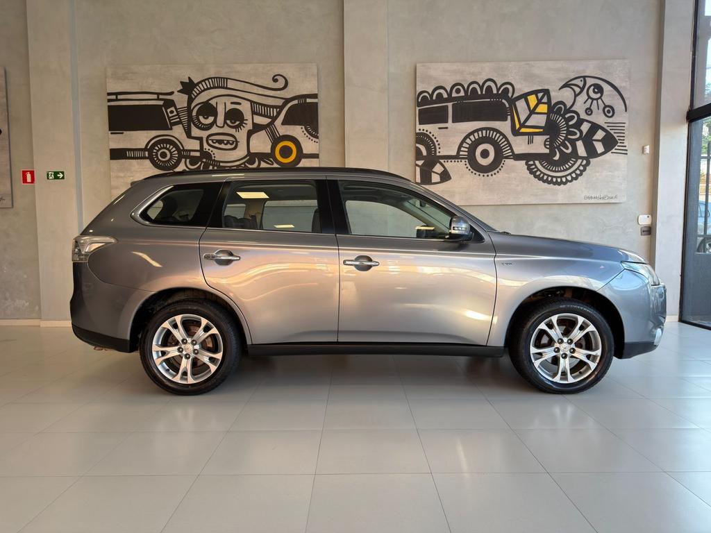 MITSUBISHI Outlander - Foto