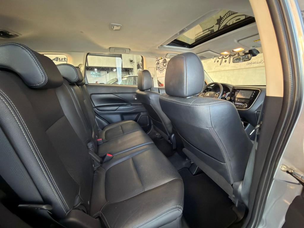 MITSUBISHI Outlander - Foto