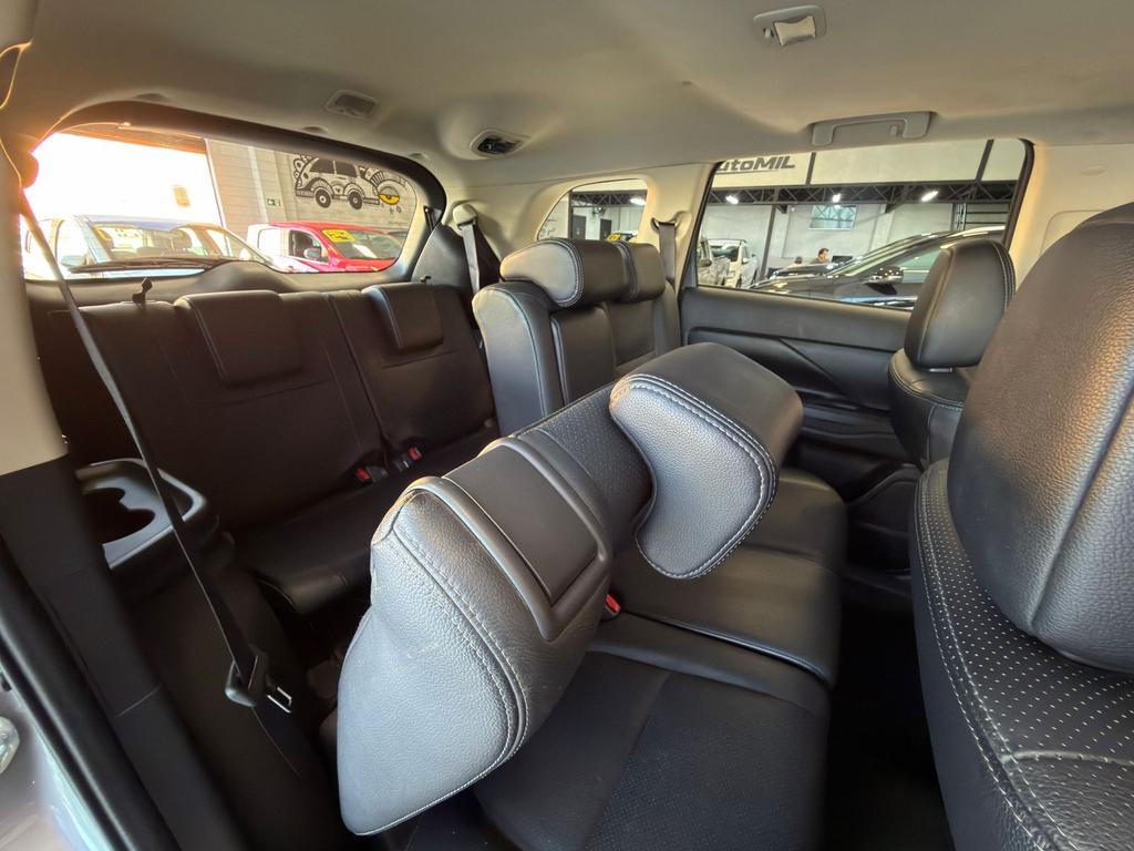 MITSUBISHI Outlander - Foto