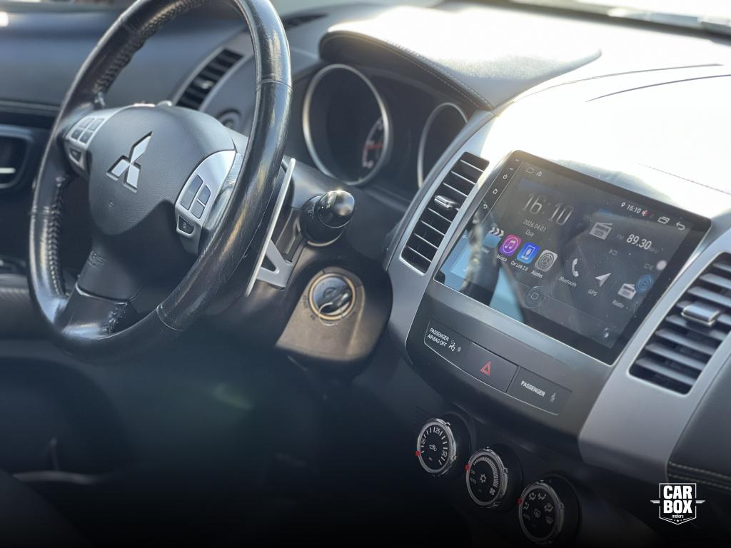 MITSUBISHI Outlander - Foto