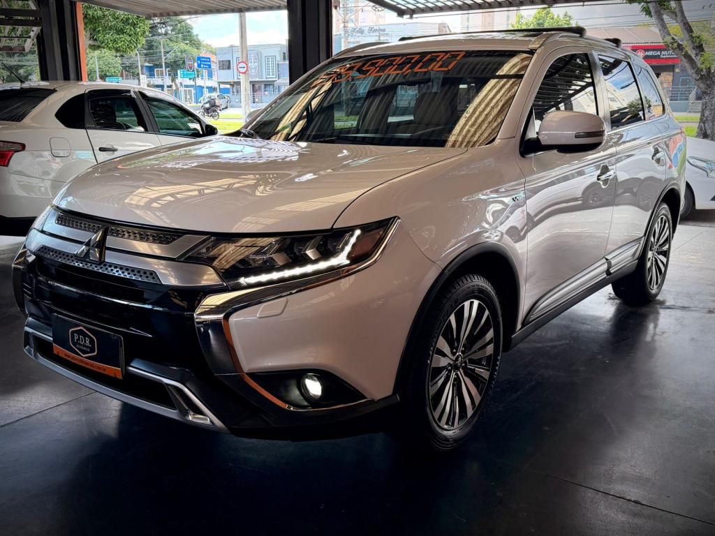 MITSUBISHI Outlander - Foto