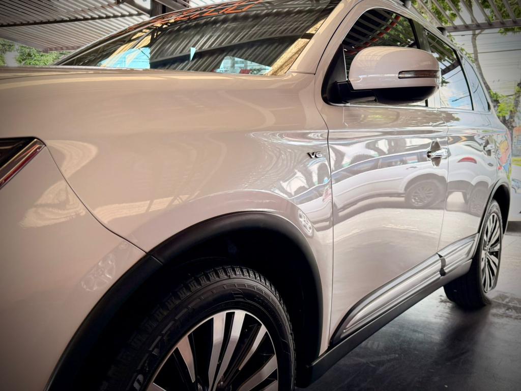 MITSUBISHI Outlander - Foto