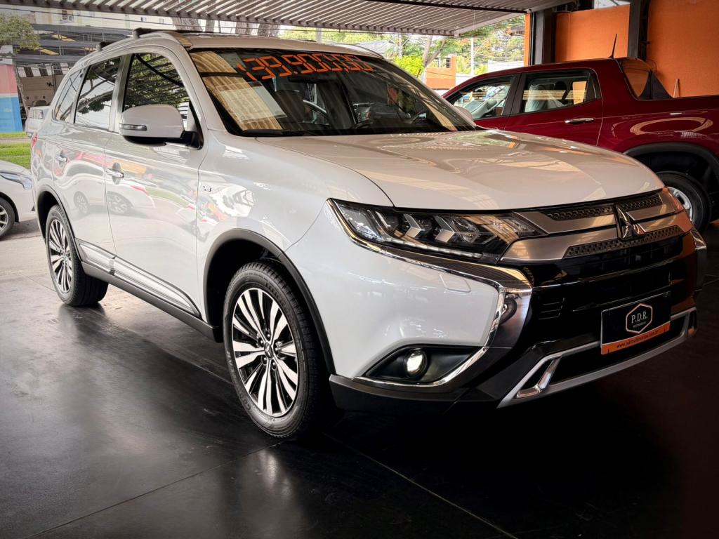 MITSUBISHI Outlander - Foto