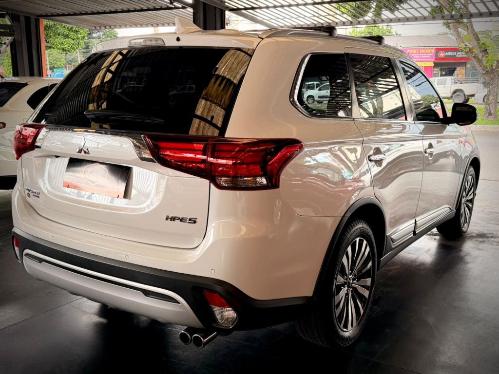 MITSUBISHI Outlander - Foto