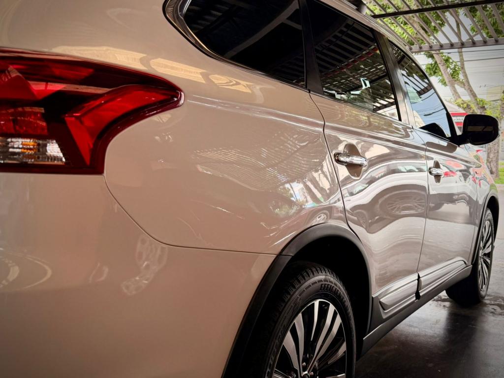 MITSUBISHI Outlander - Foto