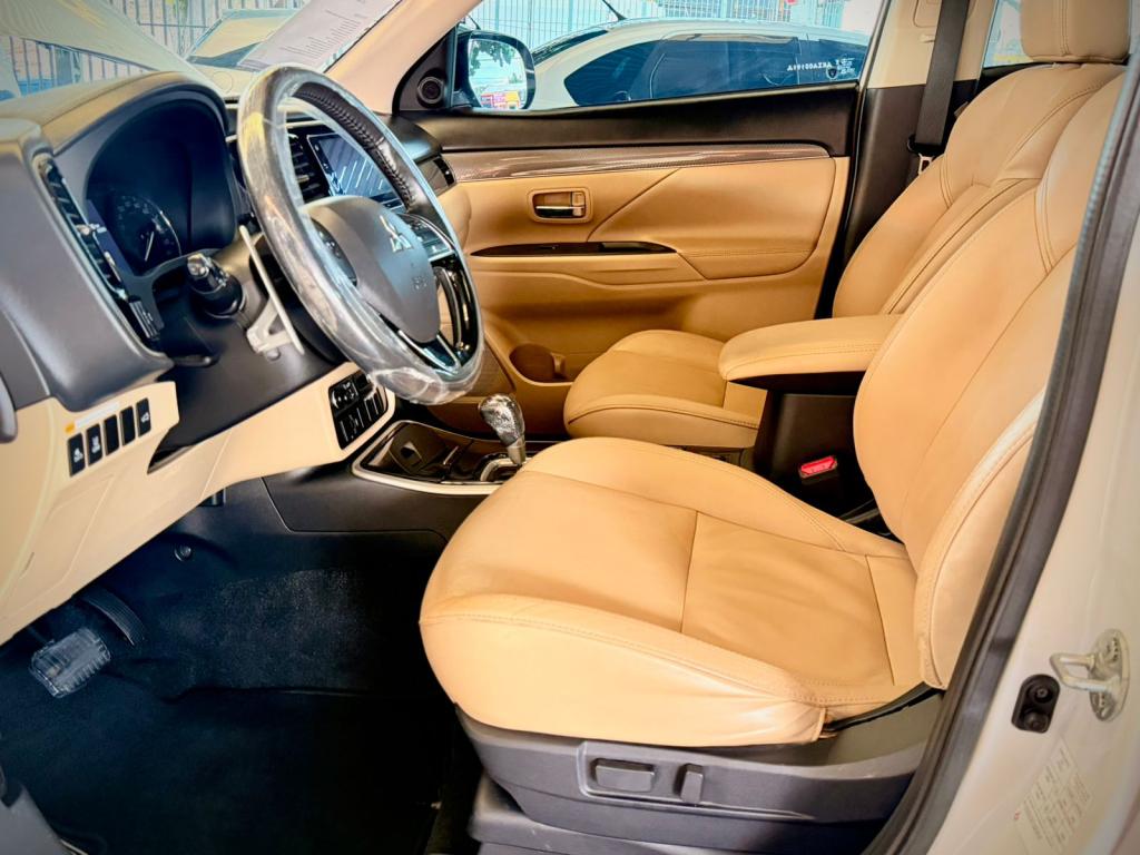 MITSUBISHI Outlander - Foto