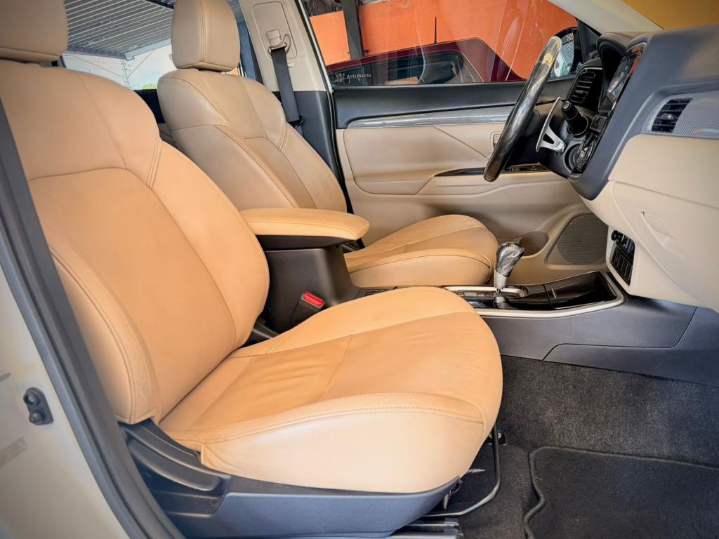 MITSUBISHI Outlander - Foto