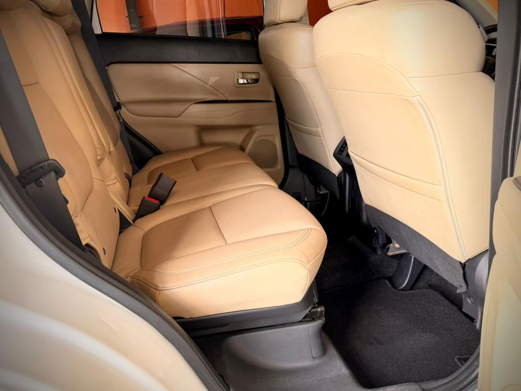 MITSUBISHI Outlander - Foto