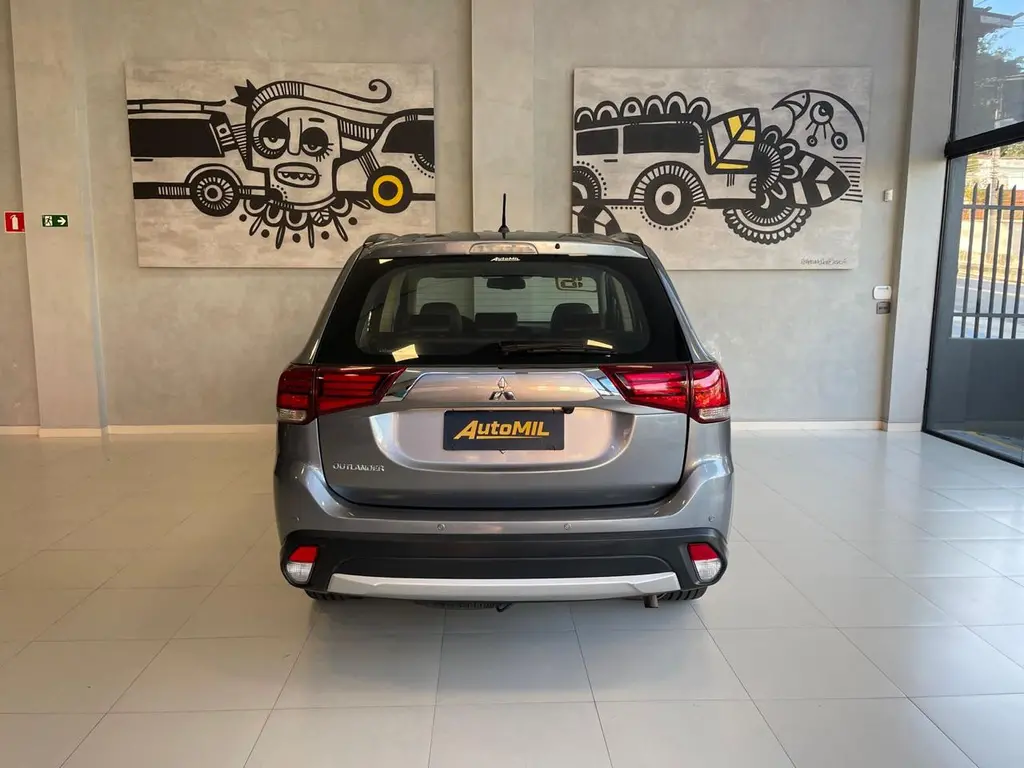 MITSUBISHI Outlander - Foto