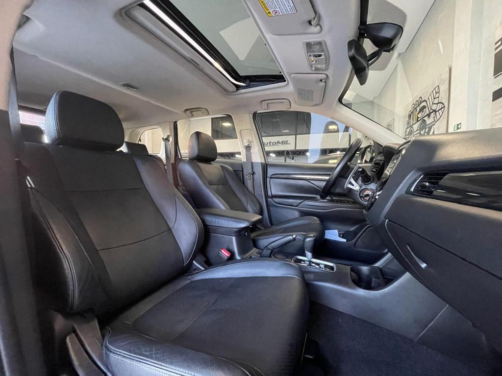 MITSUBISHI Outlander - Foto