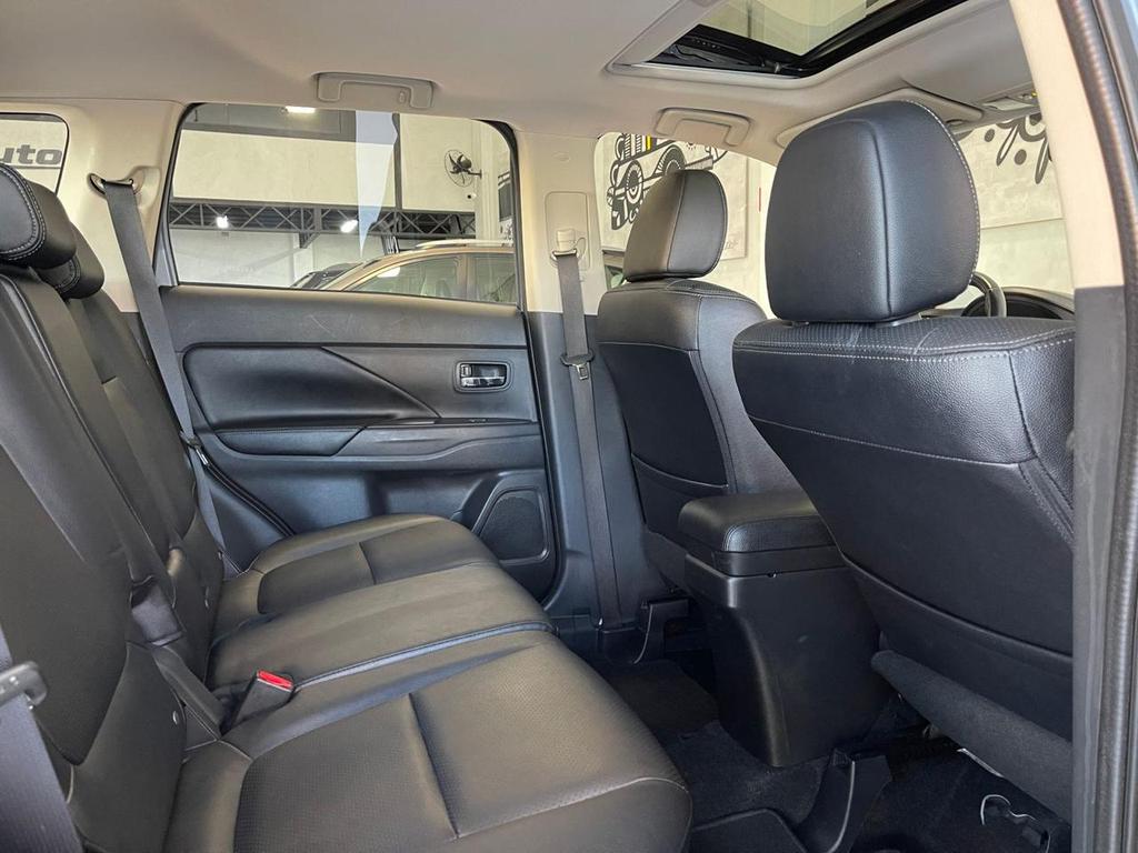 MITSUBISHI Outlander - Foto