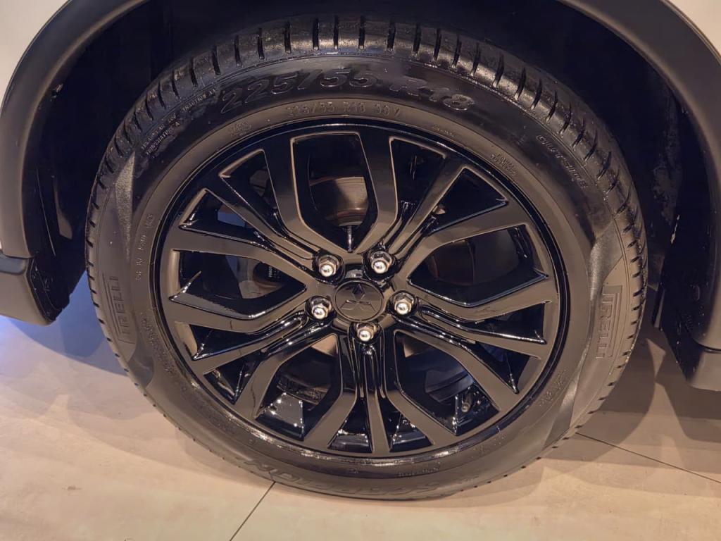 MITSUBISHI Outlander - Foto