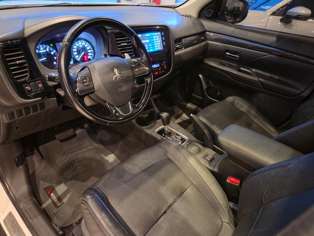 MITSUBISHI Outlander - Foto