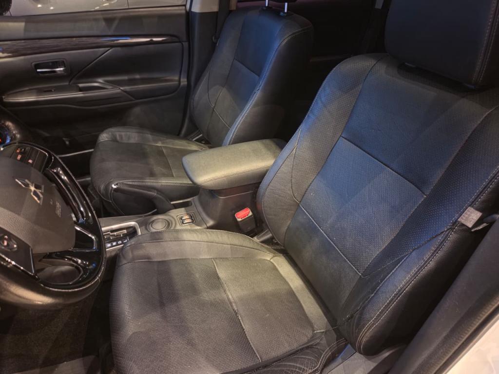 MITSUBISHI Outlander - Foto