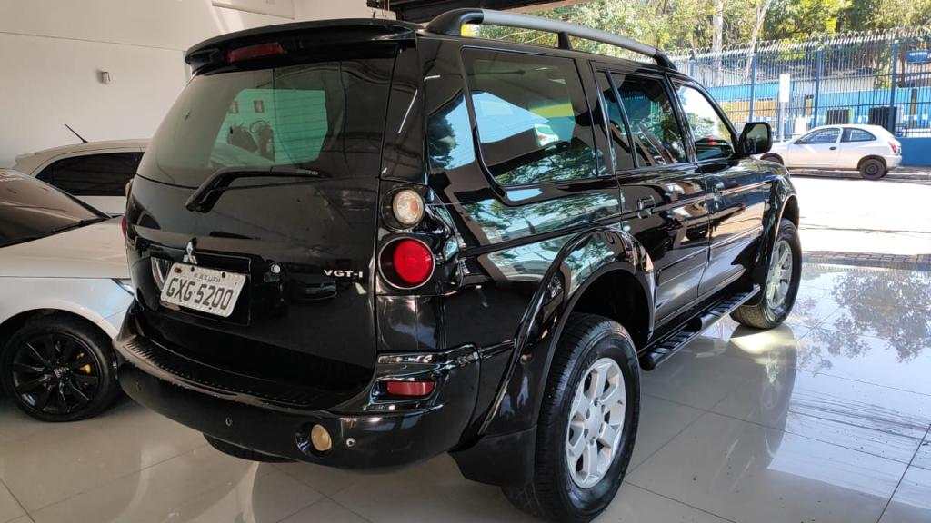 MITSUBISHI Pajero - Foto