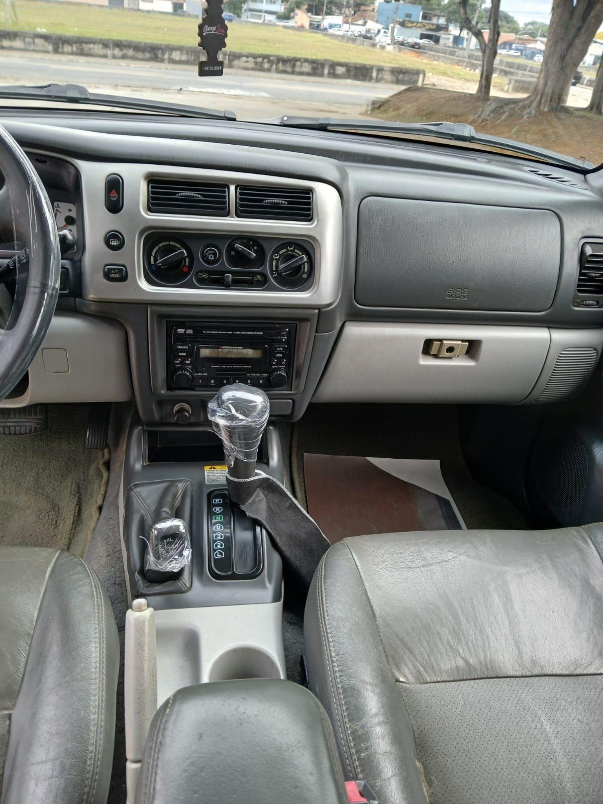 MITSUBISHI Pajero Sport - Miniatura