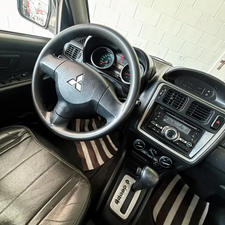 MITSUBISHI Pajero TR4 - Foto