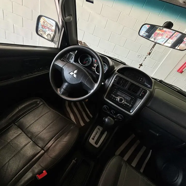 MITSUBISHI Pajero TR4 - Foto