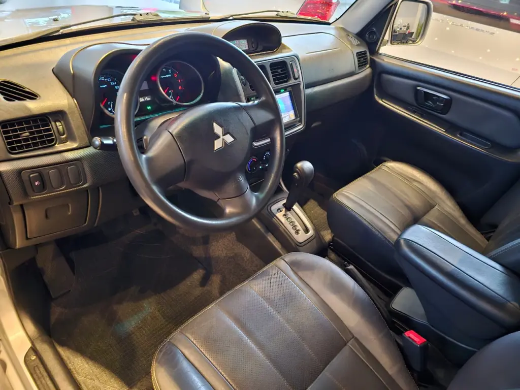 MITSUBISHI Pajero TR4 - Foto