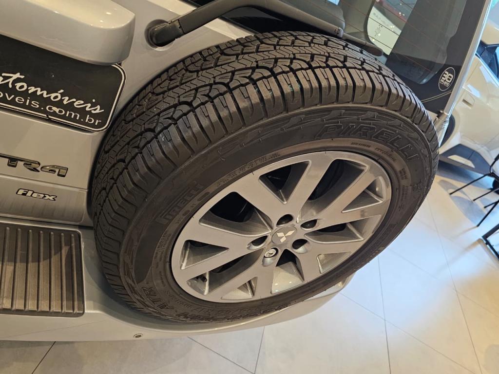 MITSUBISHI Pajero TR4 - Foto