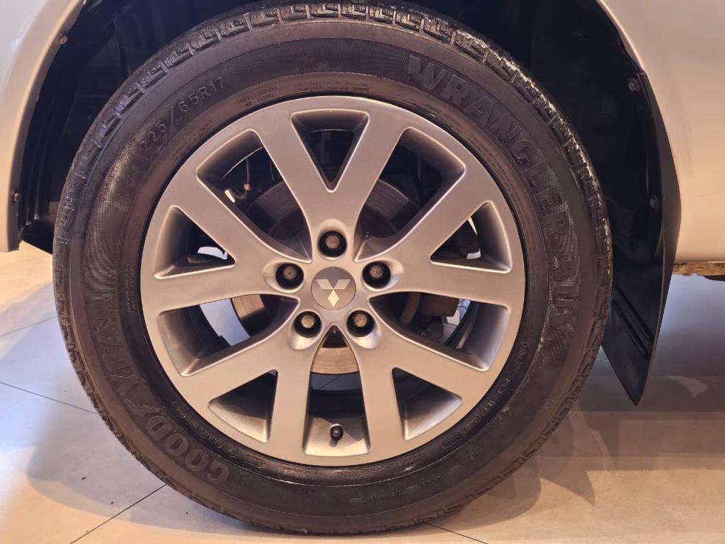 MITSUBISHI Pajero TR4 - Foto