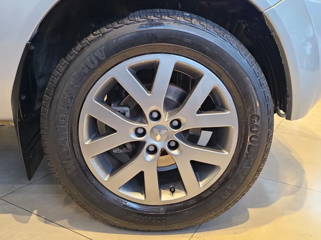 MITSUBISHI Pajero TR4 - Foto