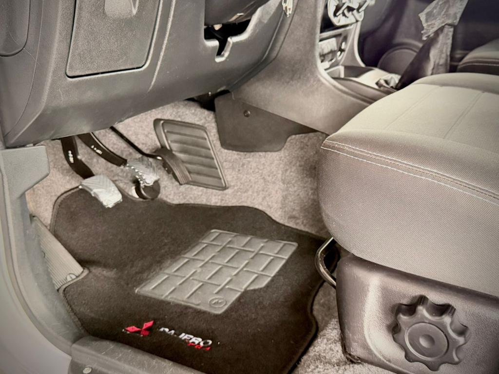 MITSUBISHI Pajero TR4 - Foto