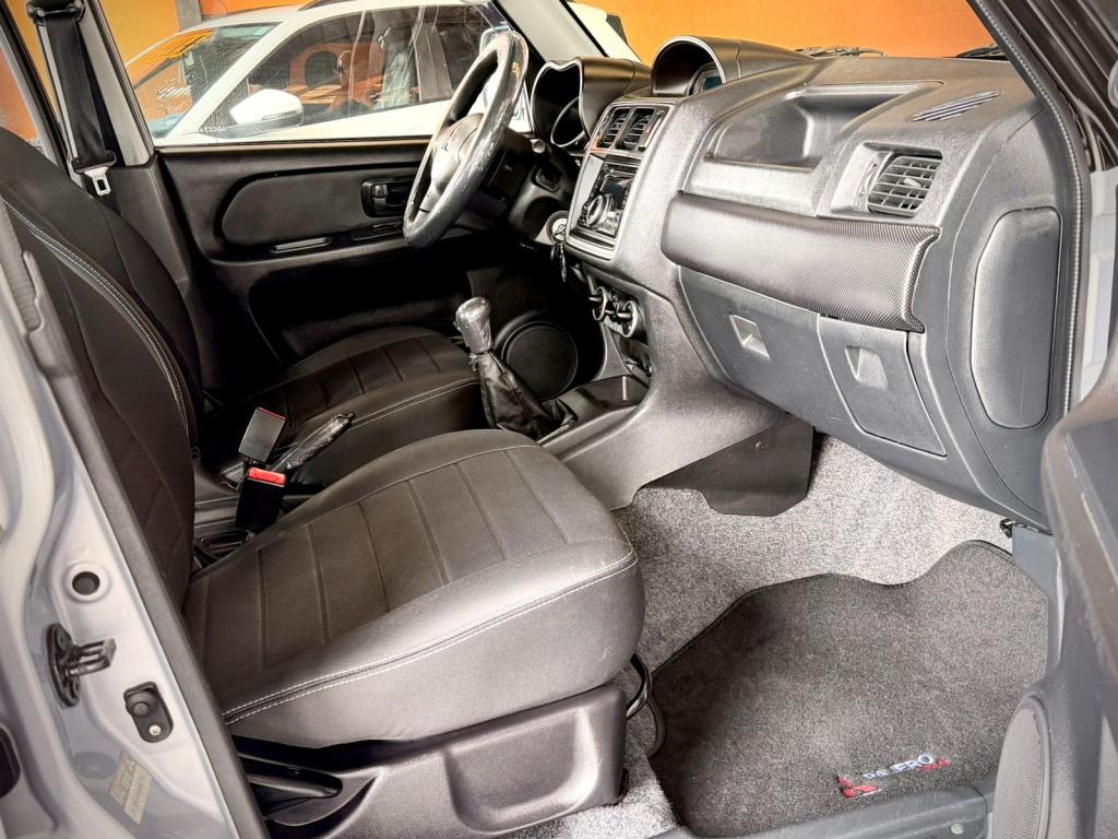 MITSUBISHI Pajero TR4 - Foto