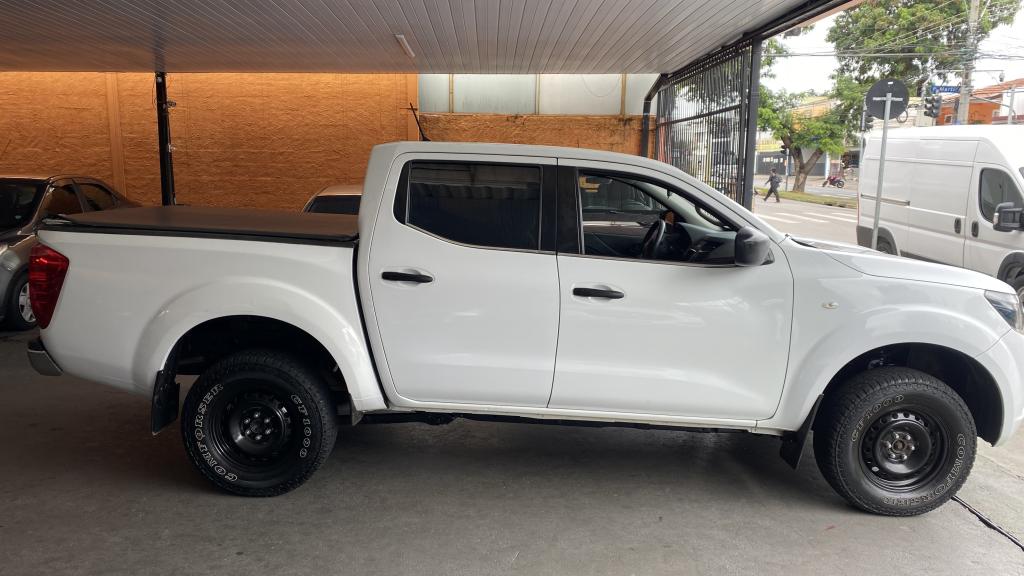 NISSAN Frontier - Foto