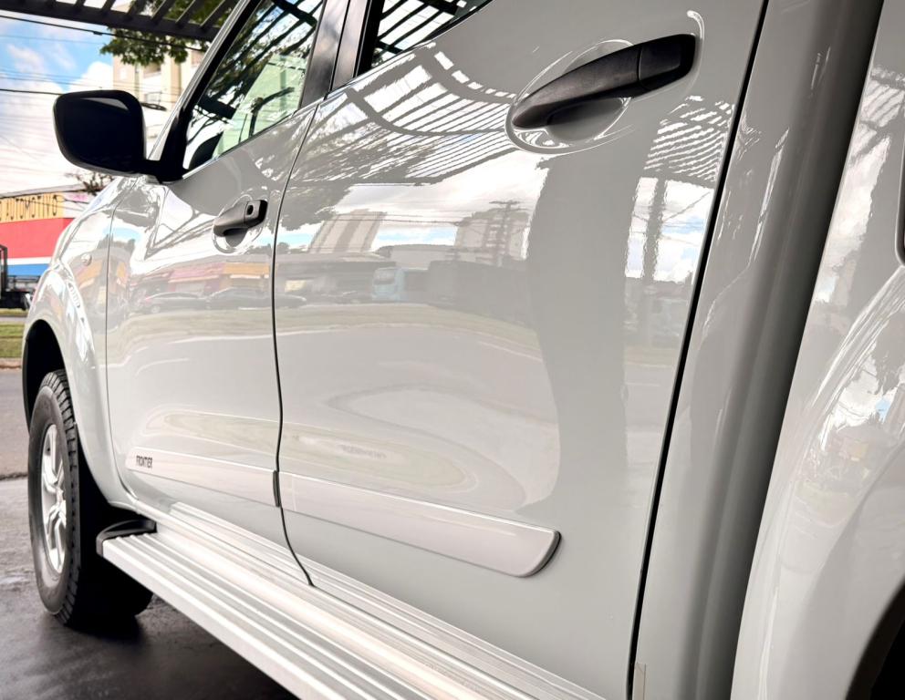 NISSAN Frontier - Foto