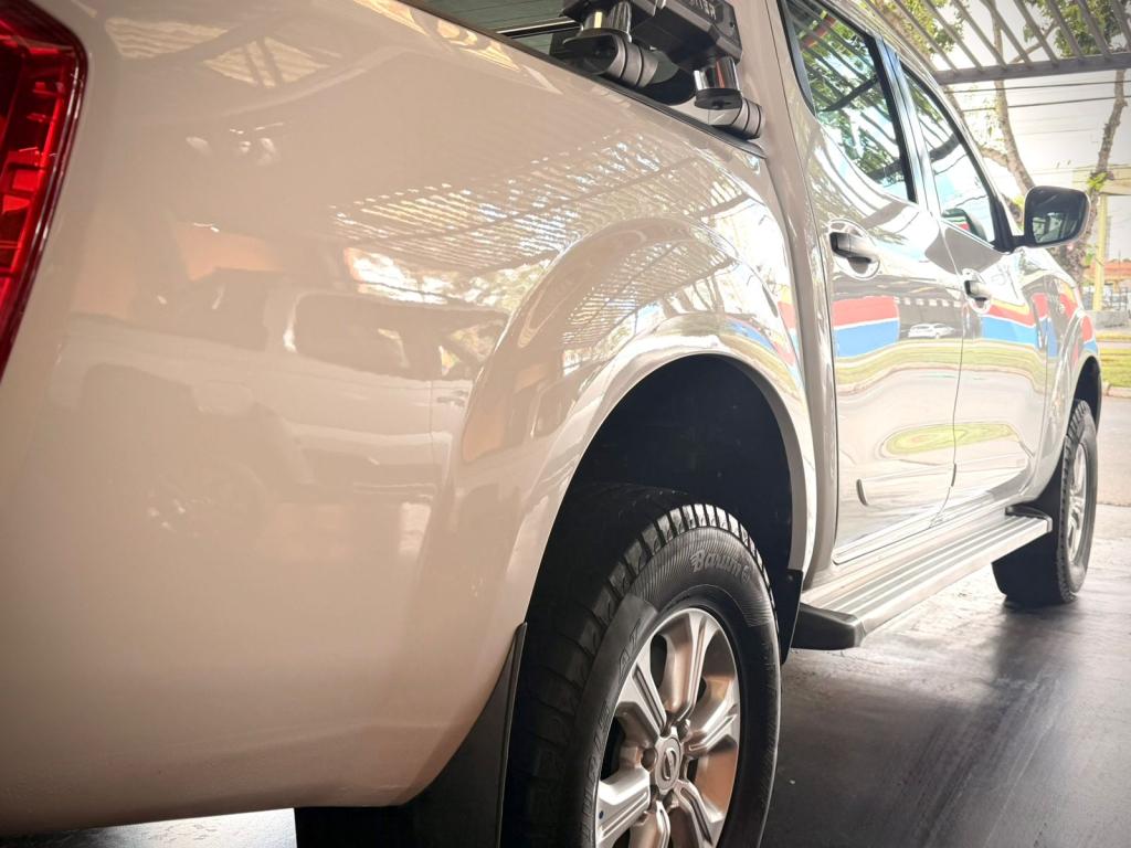 NISSAN Frontier - Foto