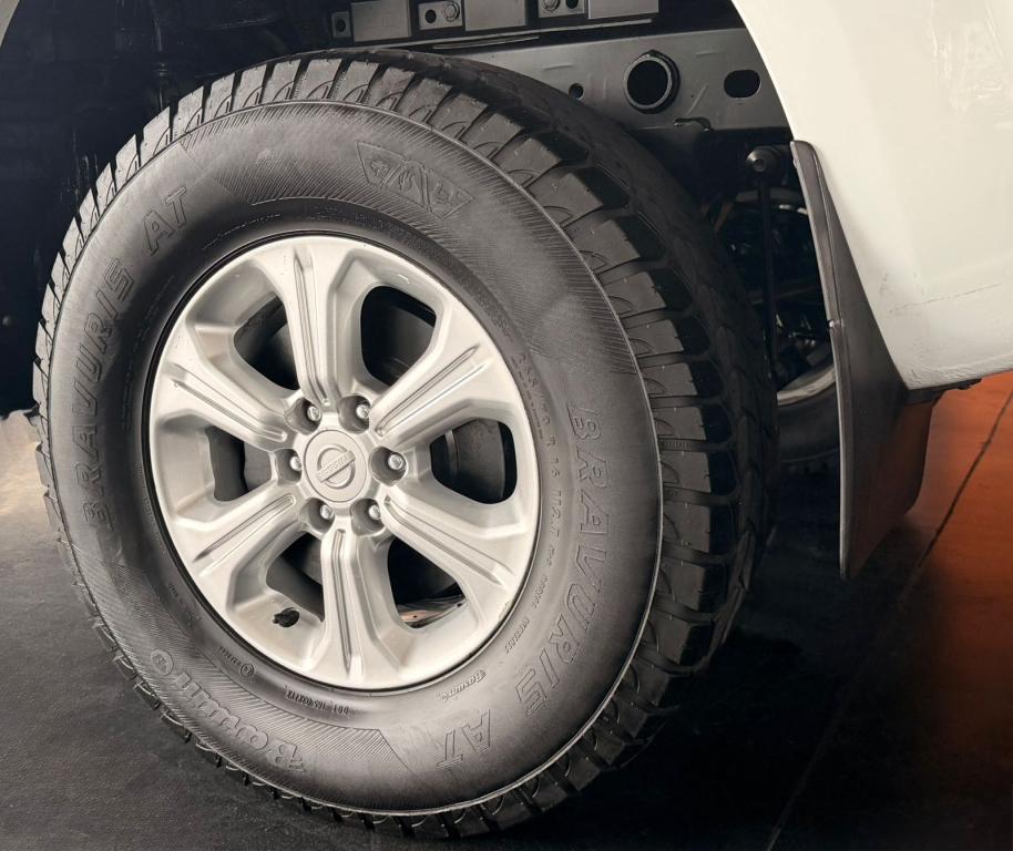 NISSAN Frontier - Foto
