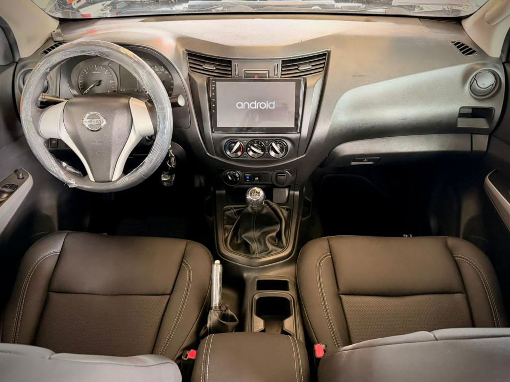 NISSAN Frontier - Foto