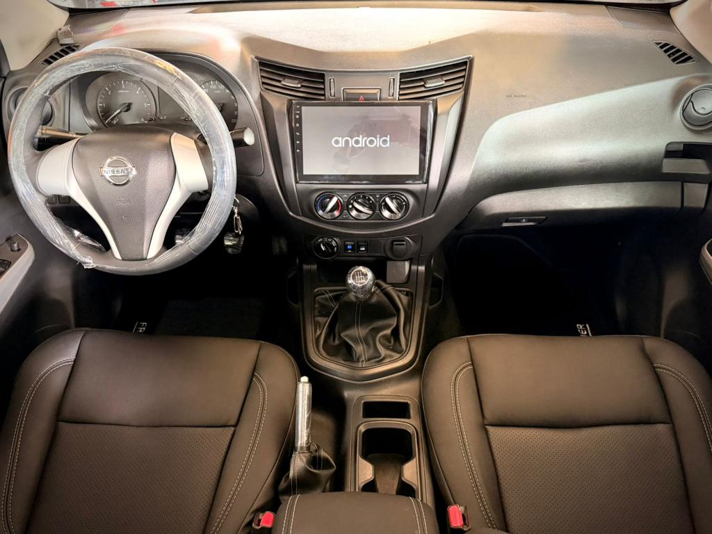 NISSAN Frontier - Foto