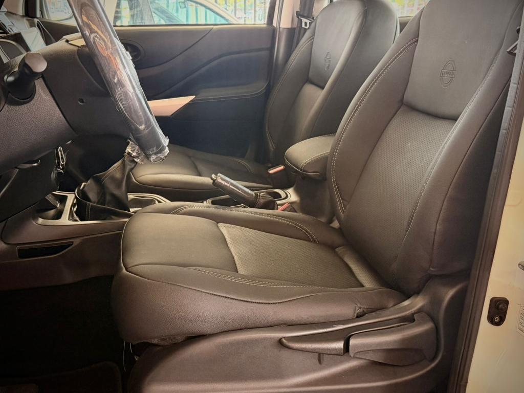 NISSAN Frontier - Foto