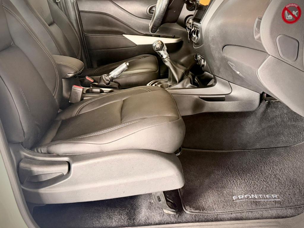 NISSAN Frontier - Foto