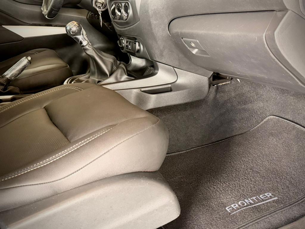 NISSAN Frontier - Foto