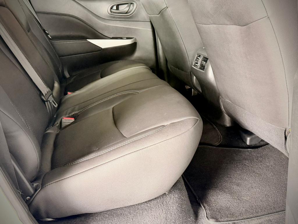 NISSAN Frontier - Foto