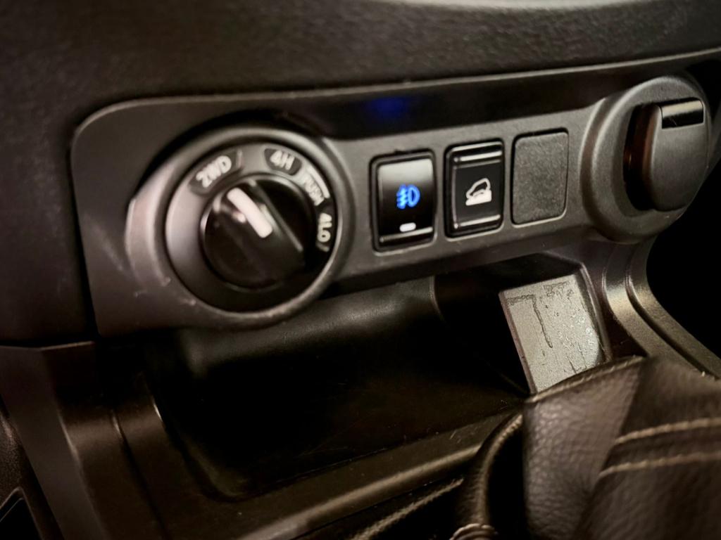 NISSAN Frontier - Foto