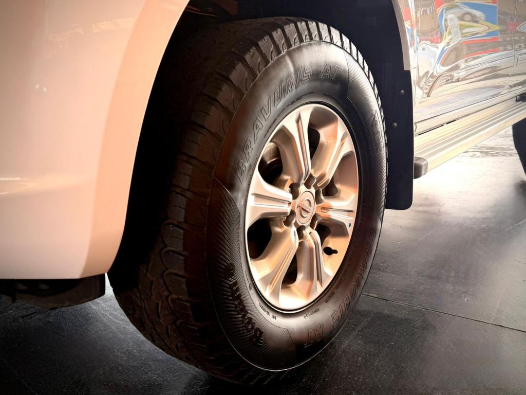 NISSAN Frontier - Foto