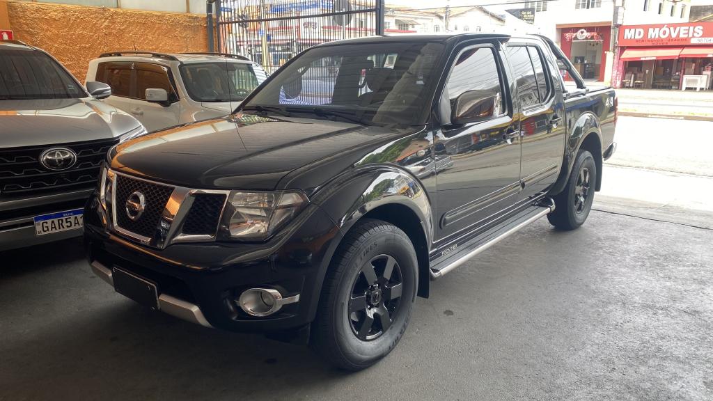 NISSAN Frontier - Foto