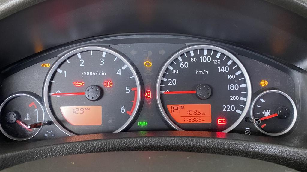 NISSAN Frontier - Foto