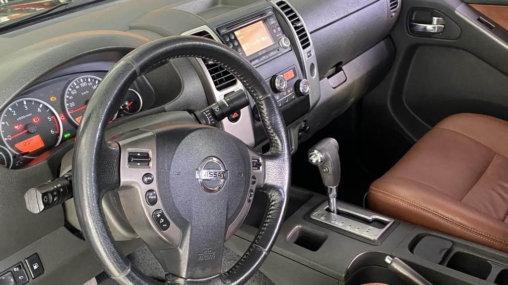 NISSAN Frontier - Foto