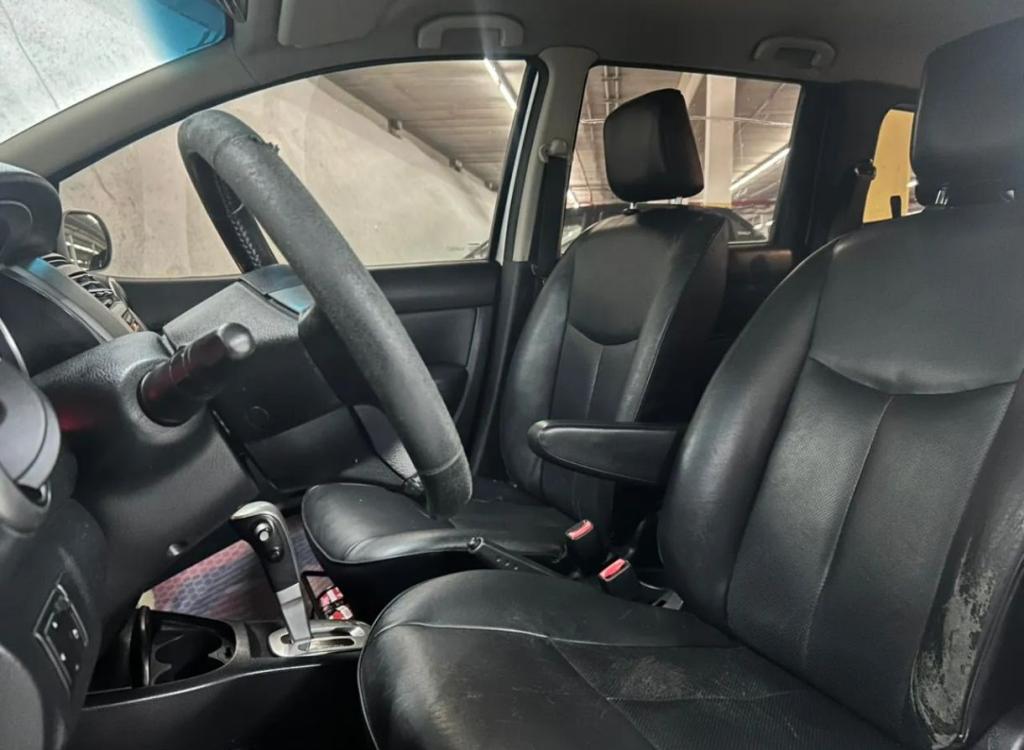 NISSAN Grand Livina - Foto