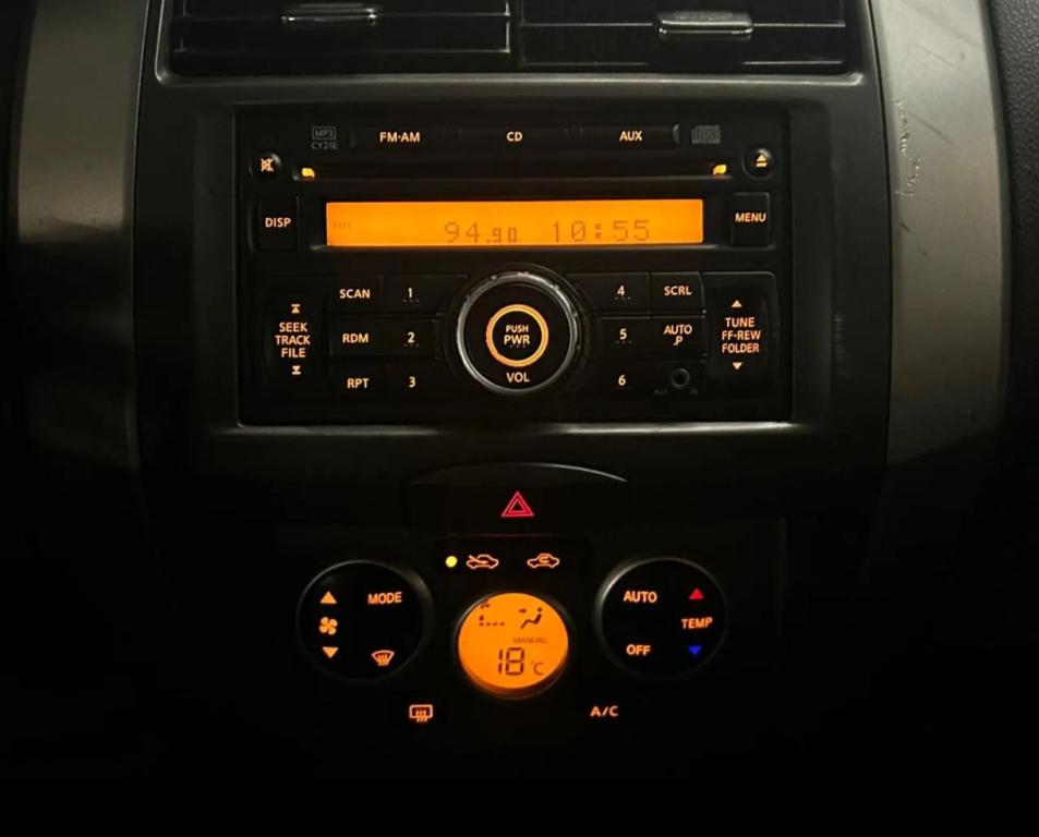 NISSAN Grand Livina - Foto