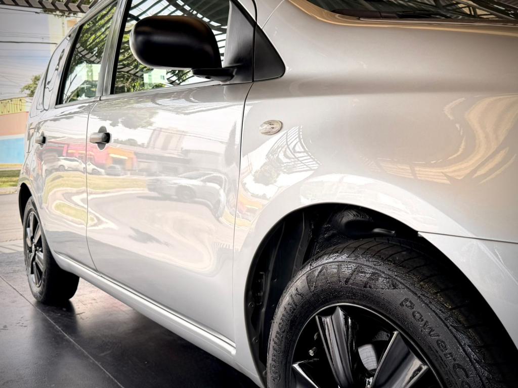 NISSAN Livina - Foto