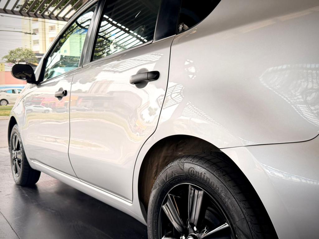 NISSAN Livina - Foto