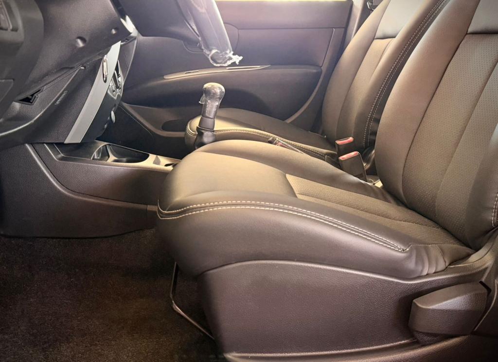 NISSAN Livina - Foto